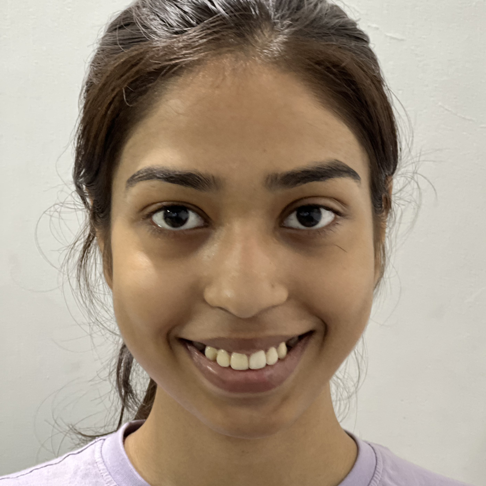 Case 1: patient की treatment से पहले की smile